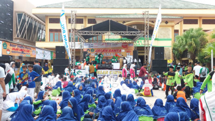 Ribuan Peserta Ikuti Jalan Sehat di Kemenag Bojonegoro